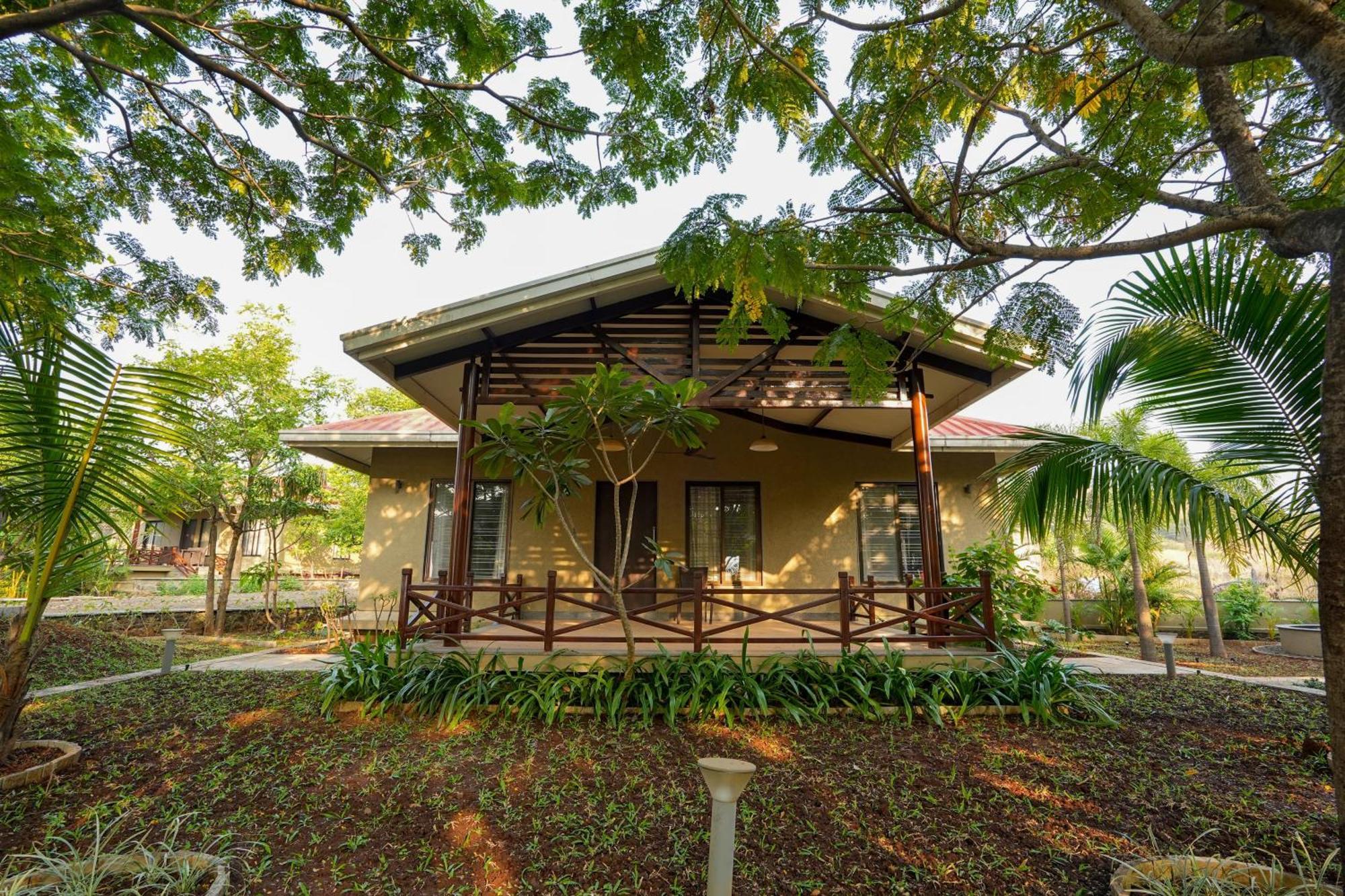 E&G Green Courts Resort At Koroli Hill Station Нашик Екстер'єр фото