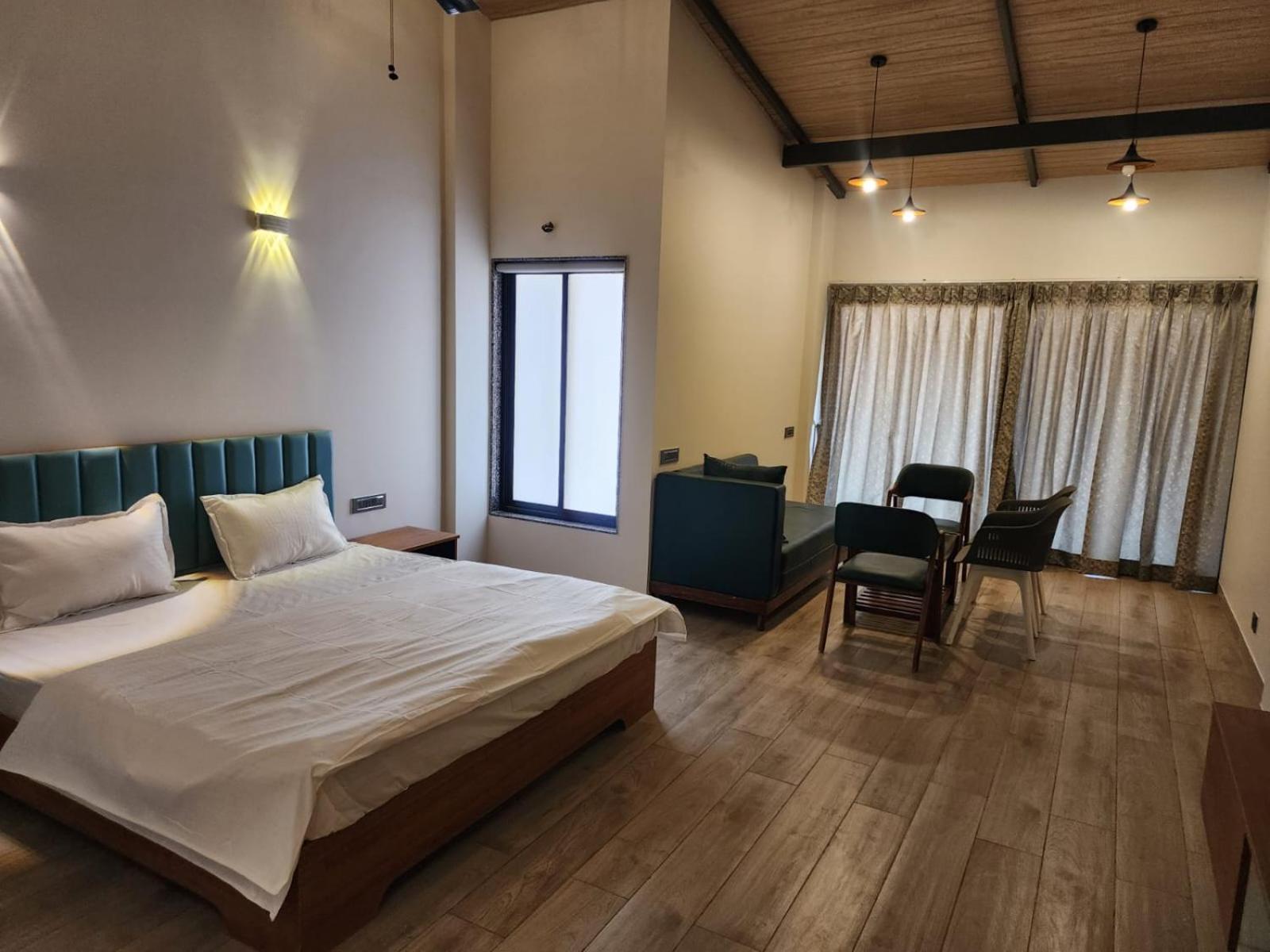 E&G Green Courts Resort At Koroli Hill Station Нашик Екстер'єр фото