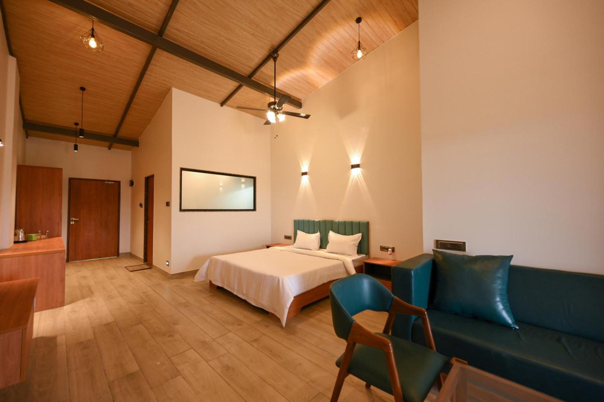 E&G Green Courts Resort At Koroli Hill Station Нашик Екстер'єр фото